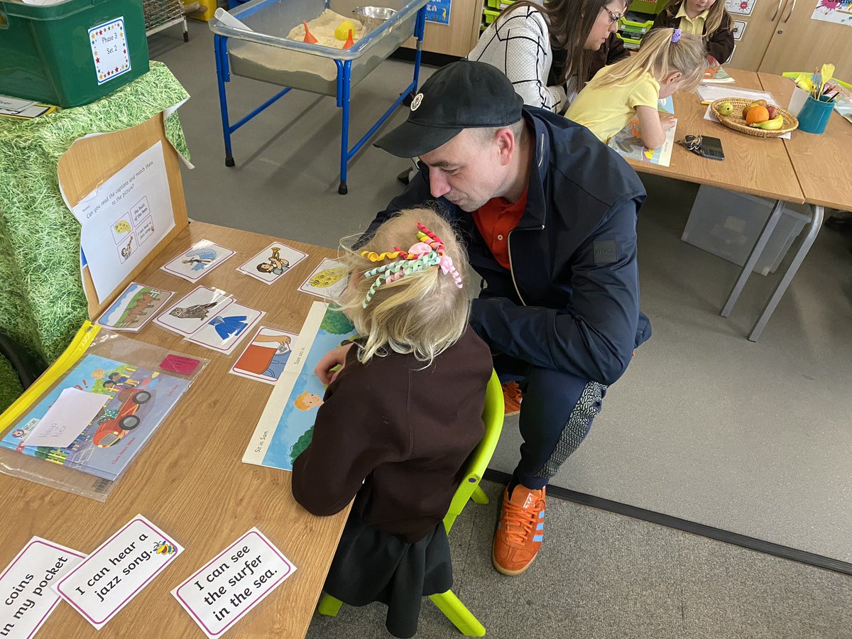 EastfieldPSHull's tweet image. We had a fantastic stay and read session in FWK this morning! Thank you so much to everyone that came along to hear your super readers. 📚 🐛 #epsread #epsFWK