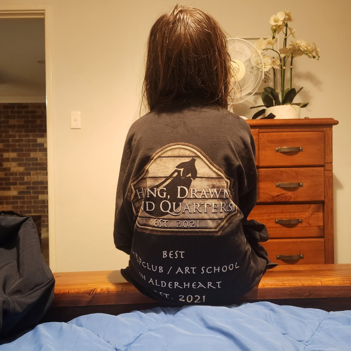 serum7six's tweet photo. @MotherOBunnies when my daughter decides my Hung Drawn and Quarters shirt is a nightie. https://t.co/WcEcQRtvV8