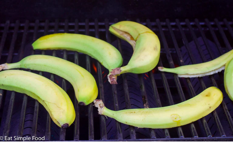grill_space's tweet image. 🍌It's National Banana Day🍌

And we're going bananas over some of Beckie's mouthwatering grilled banana recipes! Guess what we'll be grilling on the SpaceGrill today 😜

🔥🔥🔥eatsimplefood.com/grilled-banana…
🔥🔥🔥space-grill.com
 #NationalBananaDay #eatsimplefood #grill #bbq
