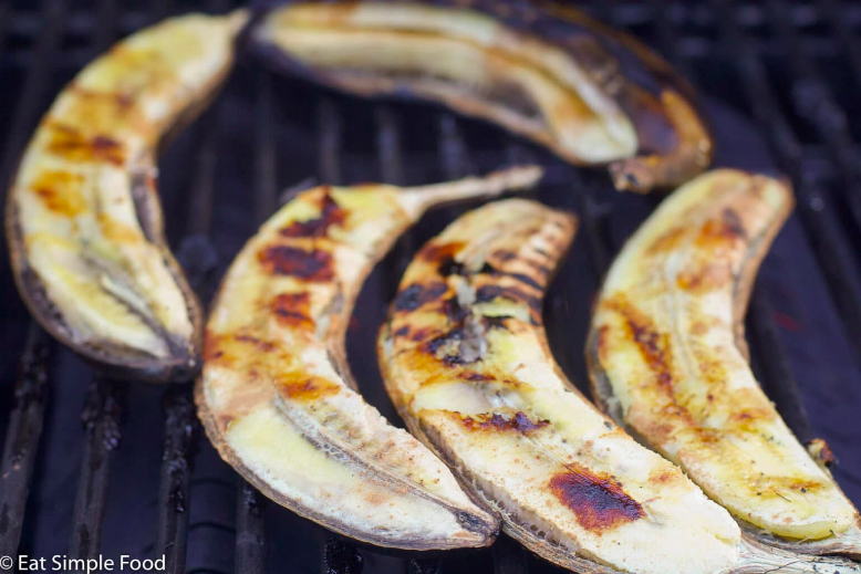 grill_space's tweet image. 🍌It's National Banana Day🍌

And we're going bananas over some of Beckie's mouthwatering grilled banana recipes! Guess what we'll be grilling on the SpaceGrill today 😜

🔥🔥🔥eatsimplefood.com/grilled-banana…
🔥🔥🔥space-grill.com
 #NationalBananaDay #eatsimplefood #grill #bbq