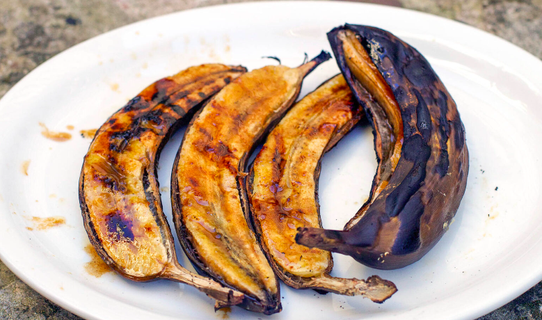 grill_space's tweet image. 🍌It's National Banana Day🍌

And we're going bananas over some of Beckie's mouthwatering grilled banana recipes! Guess what we'll be grilling on the SpaceGrill today 😜

🔥🔥🔥eatsimplefood.com/grilled-banana…
🔥🔥🔥space-grill.com
 #NationalBananaDay #eatsimplefood #grill #bbq