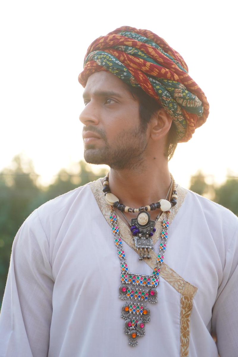 talkingbling's tweet photo. Check out these pictures of Actor #HiteshBharadwaj shining in his new look! 🌟
Don't forget to witness some new twist story on Colors TV at 7:00 p.m. in Udaariyaan💗
.
.
.
.
#udaariyaan #tejo #ishamalviya #hiteshbharadwaj #harek  #sargummehta #dreamiyata #colorstv 
#talkingbling https://t.co/0tTJoyCeMs