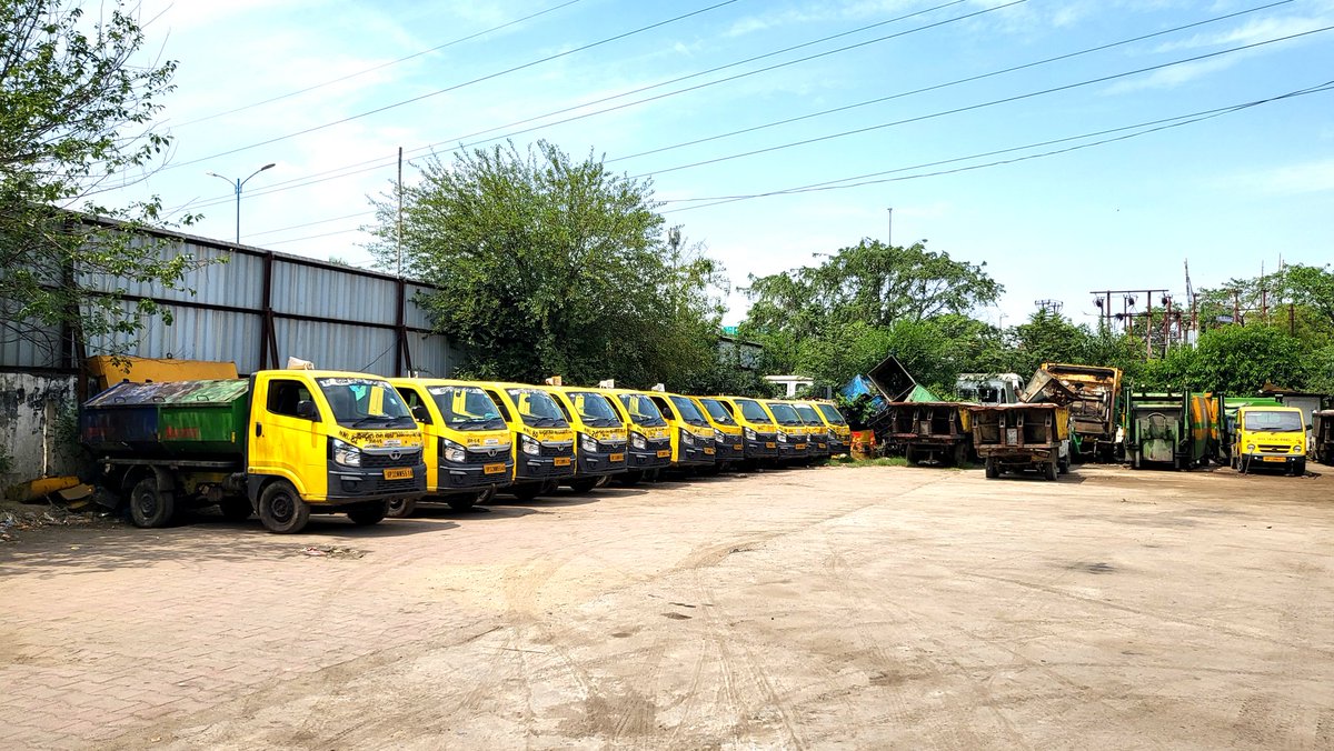 AvsNocart's tweet photo. The team took a strategic approach to achieving their mission's goals, dividing themselves into two groups. The first group was assigned to identify potential waste-to-energy sites and visited Unnao for this purpose. 

1/n

#Wastetoenergy #AVSNocart https://t.co/NZwK0xcqvL