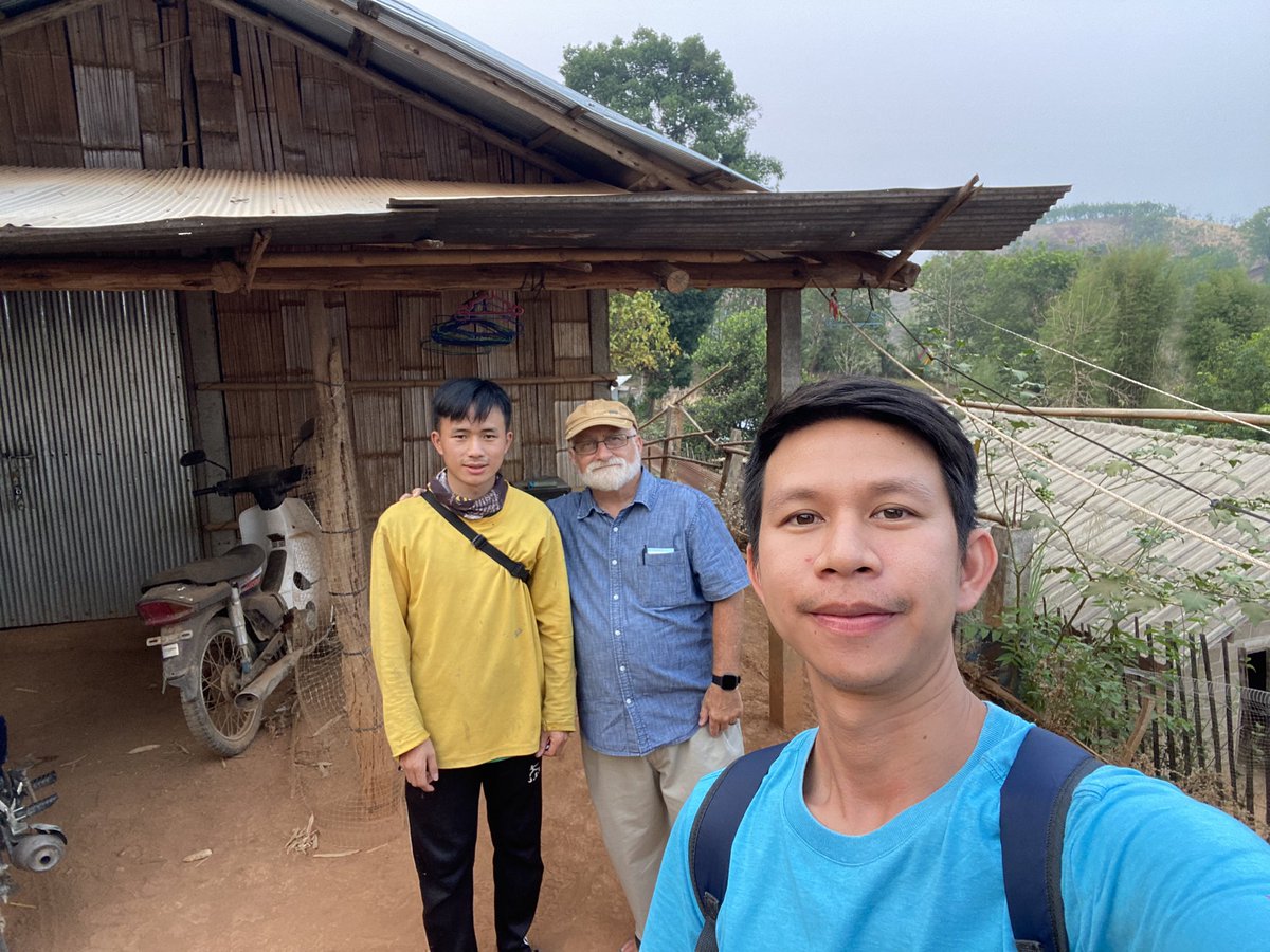 jjdjbtl's tweet photo. Try to imagine you and your family living in this hut with a metal roof, no water during the three months of dry season—which is right now—with these kind of hot temperatures and just two small fans to try to cool off during the day and night. 😢
#quitcomplaining https://t.co/yOqSWAkhks