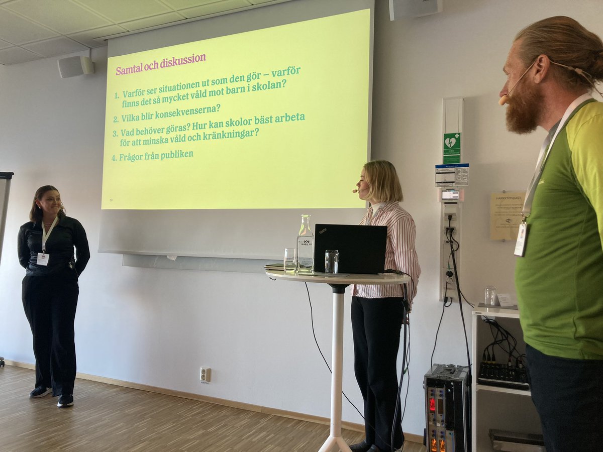 Stiftelsen Friends (@stift_friends) on Twitter photo Tillsammans med <a href="/elevernas/">Elevernas riksförbund</a> <a href="/majasjogrens/">Maja Sjögren</a> och <a href="/Astrid0thelius/">Astrid Othelius</a> på #BRD33 lyfter vi den allvarliga situationen med våld i skolor och vikten av att prioritera trygghet i skolan. Vi har inte råd att inte tillgodose varje barns rätt till en skola fri från våld. #barnrätt Tillsammans med <a href="/elevernas/">Elevernas riksförbund</a> <a href="/majasjogrens/">Maja Sjögren</a> och <a href="/Astrid0thelius/">Astrid Othelius</a> på #BRD33 lyfter vi den allvarliga situationen med våld i skolor och vikten av att prioritera trygghet i skolan. Vi har inte råd att inte tillgodose varje barns rätt till en skola fri från våld. #barnrätt