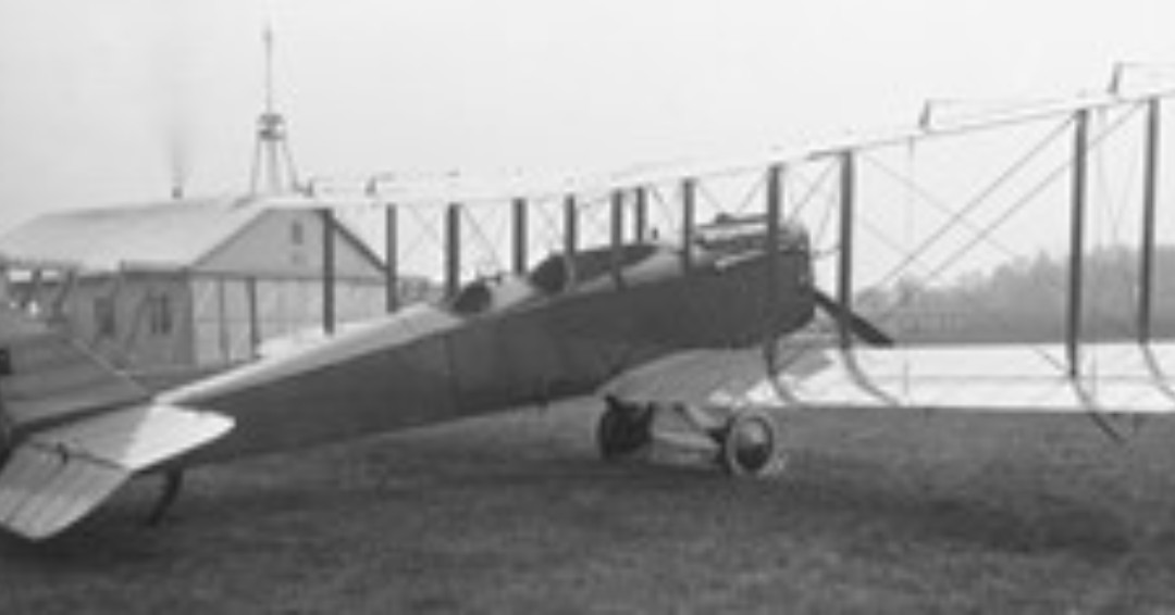 AFHF's tweet photo. 1919: Capt. E.F. White and mechanic H.M. Schaefer set an American distance record for a non-stop flight when they fly a DH-4B-Liberty 400 from Chicago to New York in 6 hours and 50 minutes. They cover 738.6 miles. https://t.co/GAv1ZyKLbw