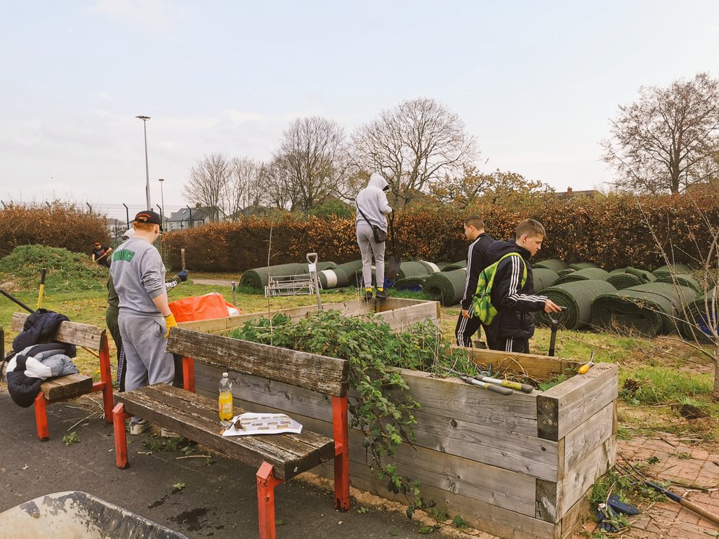 woodbeech2's tweet photo. Pupils began work to turn the old Ely Racecourse site into Woodlands School's new market garden. @WoodlandsHS @CardiffWestern. Exciting times😎. https://t.co/2PXDX68B8s
