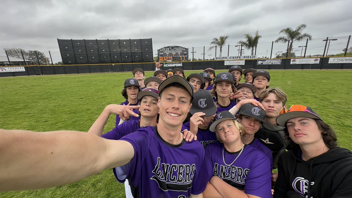 darock911's tweet photo. Our @LancerBall JV squad with a 6-5 come back win vs a tough RB squad on Monday #Way2Compete💯 #Have2WantIt💯 https://t.co/7hJbe48hOi