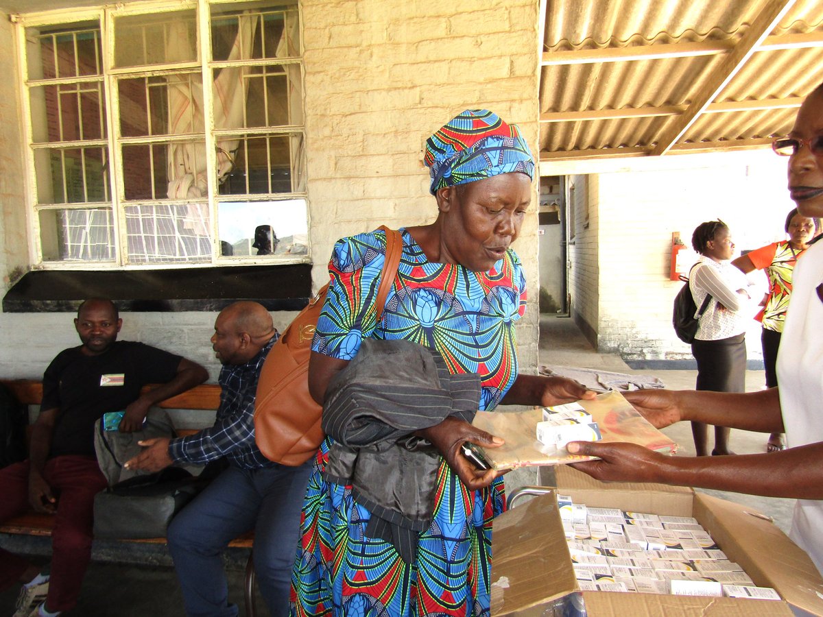 helpagezim's tweet photo. To our partners @CBM_Global and Neville, thank you for collaborating with @helpagezim to reach out to the beneficiaries of Manicaland Province in the #freeEyeHealthCheckup with distribution of free essential medicine at Sakubva Hospital Eye Care Unit in Mutare https://t.co/mi5aN5tlFb