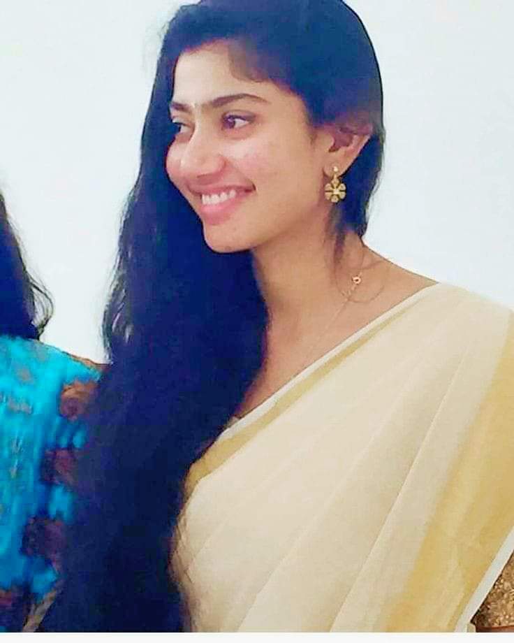 malarfan's tweet photo. Gud Evening ANGEL...

@Sai_Pallavi92
😍😍😍 https://t.co/jh8WIGouXl