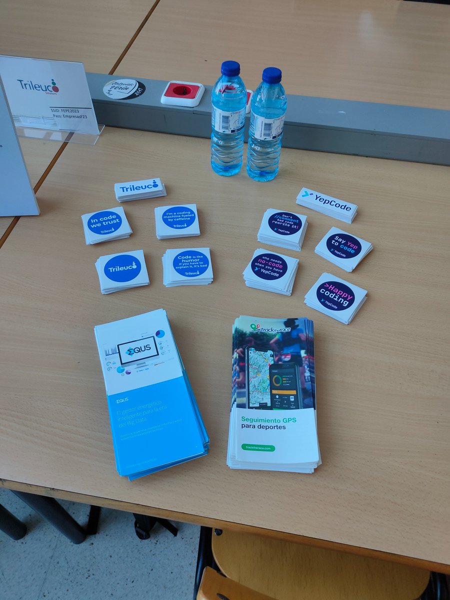 trileuco's tweet image. 👨🏼💻 Hoy estamos en la feria de prácticas y #empleo de la @FIC_UDC 😃 Emocionados de conocer a l@s estudiantes interesados en el #DesarrolloDeSoftware. ¡Ven a visitarnos, descubre nuestro programa de #prácticas y llévate alguna cosa chula hecha por nuestro equipazo de diseño.