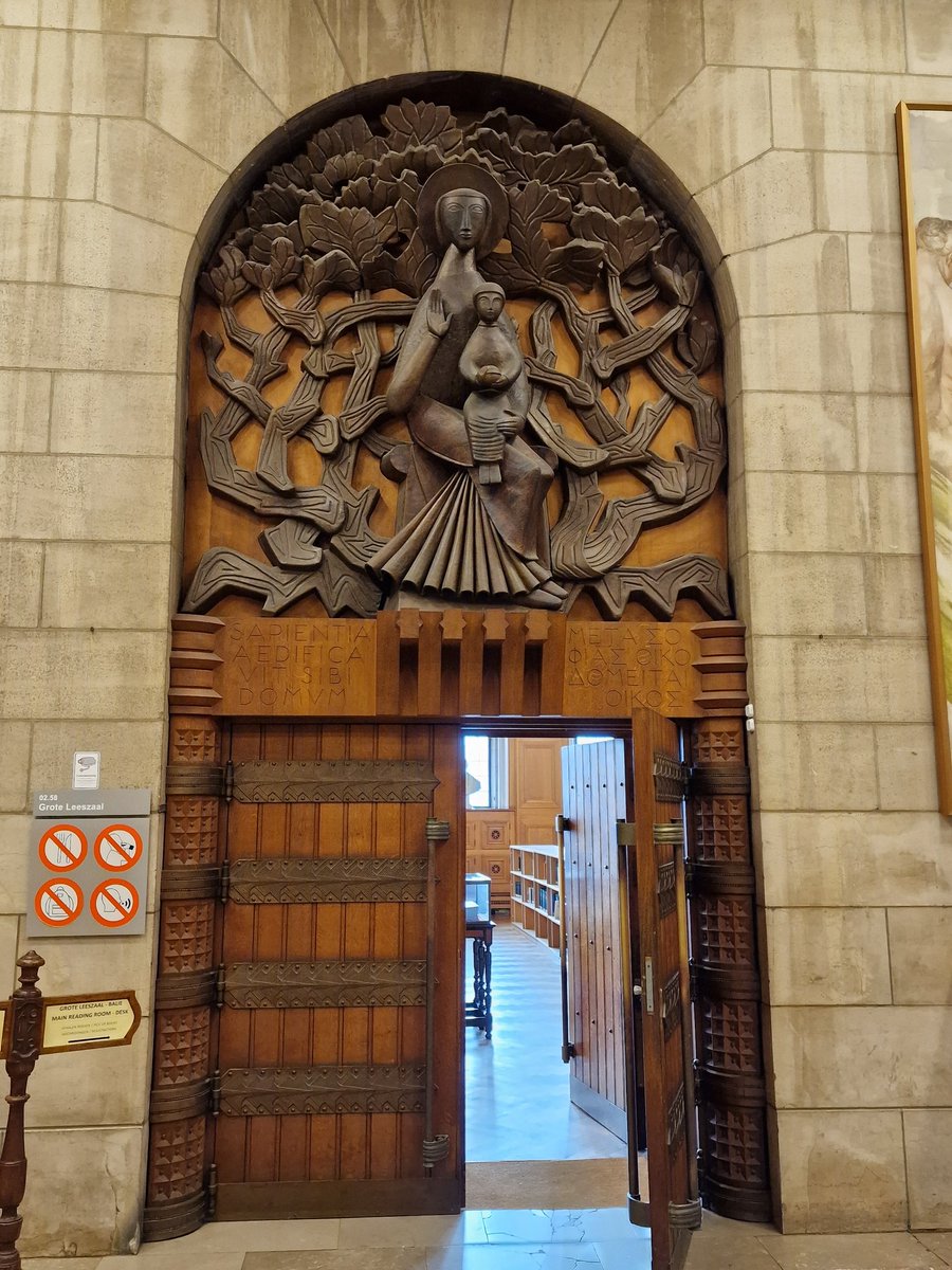 Leuven, Belgio. Ingresso alla biblioteca universitaria. L'università Cattolica più grande del mondo. 😉