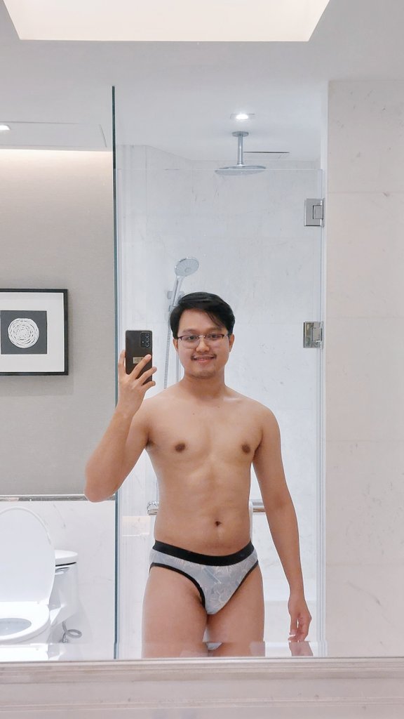 khizkee's tweet photo. QRT with your fave bathroom selfies at Edsa Shangri-la BGC
(Ayan. Lahat talaga magagawa natin challenge. 😂🤣😂🤣😂)
Ang ganda ng lighting sa Shangri-la!
Taken last December 2022
#selfie
#bathroompics
#bathroomselfie https://t.co/dsrJn6i2LI