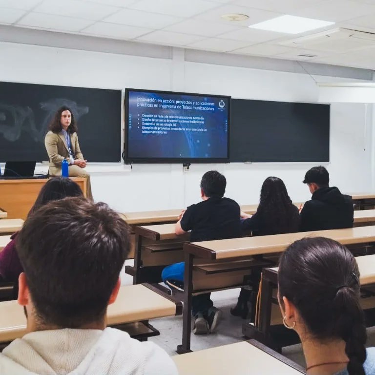 TelecoCampusSur's tweet photo. JORNADA PUERTAS ABIERTAS 2023 15A 👇📸 

https://t.co/XHIZ9YsA00 https://t.co/pkpaHeY2si