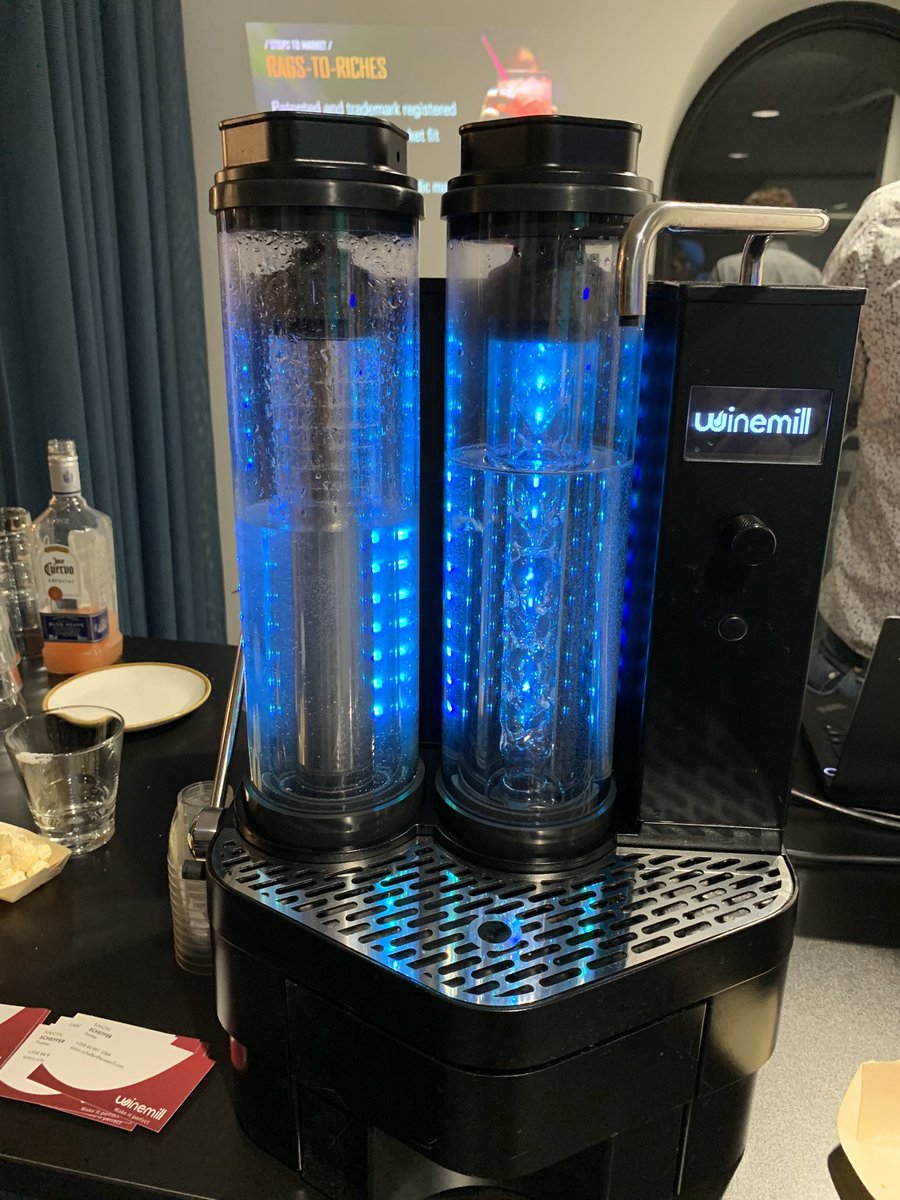 aliabaday's tweet photo. Bugün @EpicenterH’de #DiscoTech etkinliğinde pek çok yeni teknoloji tanıtılıyor. Pek çok ilginç proje var, kendi kokunuzu yaratmanıza yardımcı olan makineler, içkilerin alkolünü azaltan cihazlar. Tabii ilginç paneller. Hepsini Kripto Gelecek’te anlatacağım https://t.co/4NXbi4uTtY