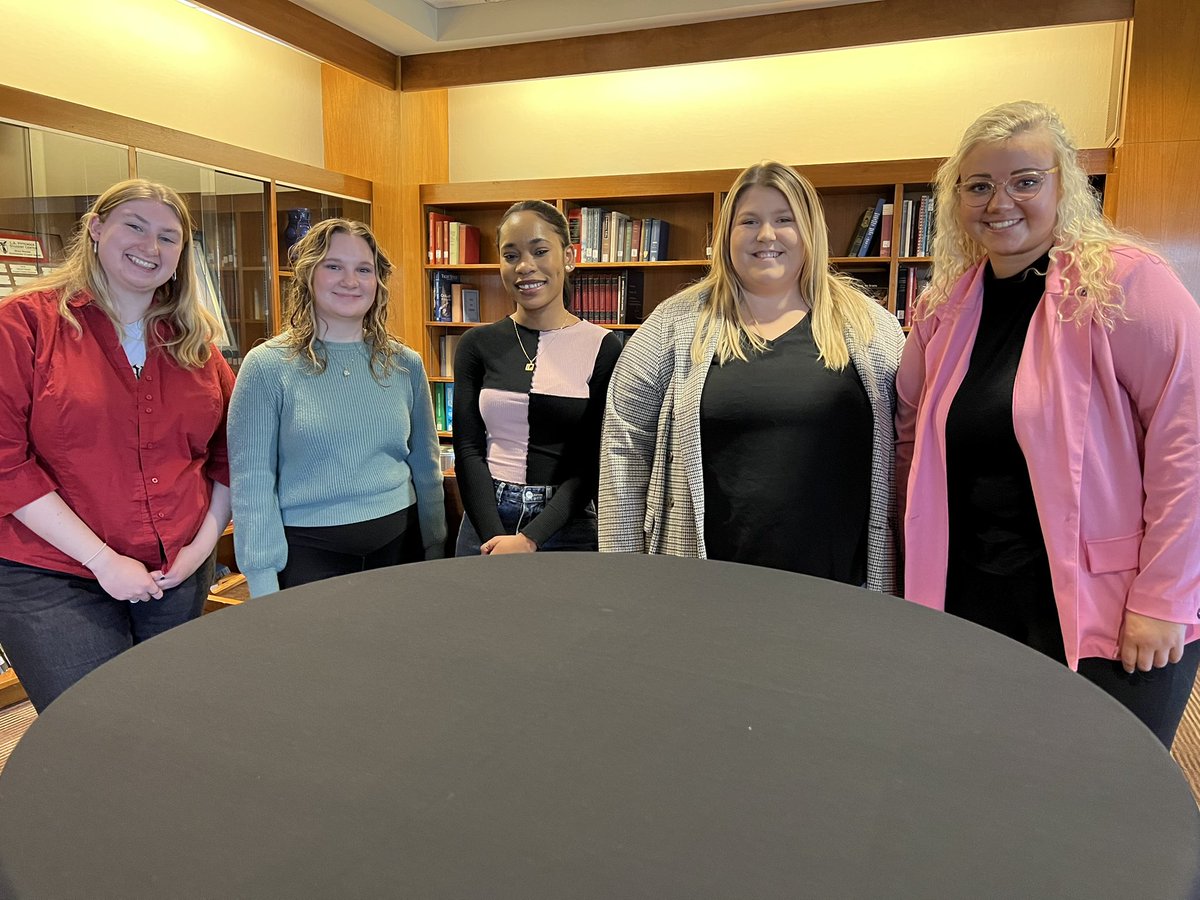 BSULegalStudies's tweet photo. Congrats to our newest inductees into Lambda Epsilon Chi, the national honor society for legal studies. Lauren, Brianna, Kelena, Leah, and Chloe have completed outstanding academic careers. #LEX #teamlegalstudies https://t.co/V2qkGTZQmq