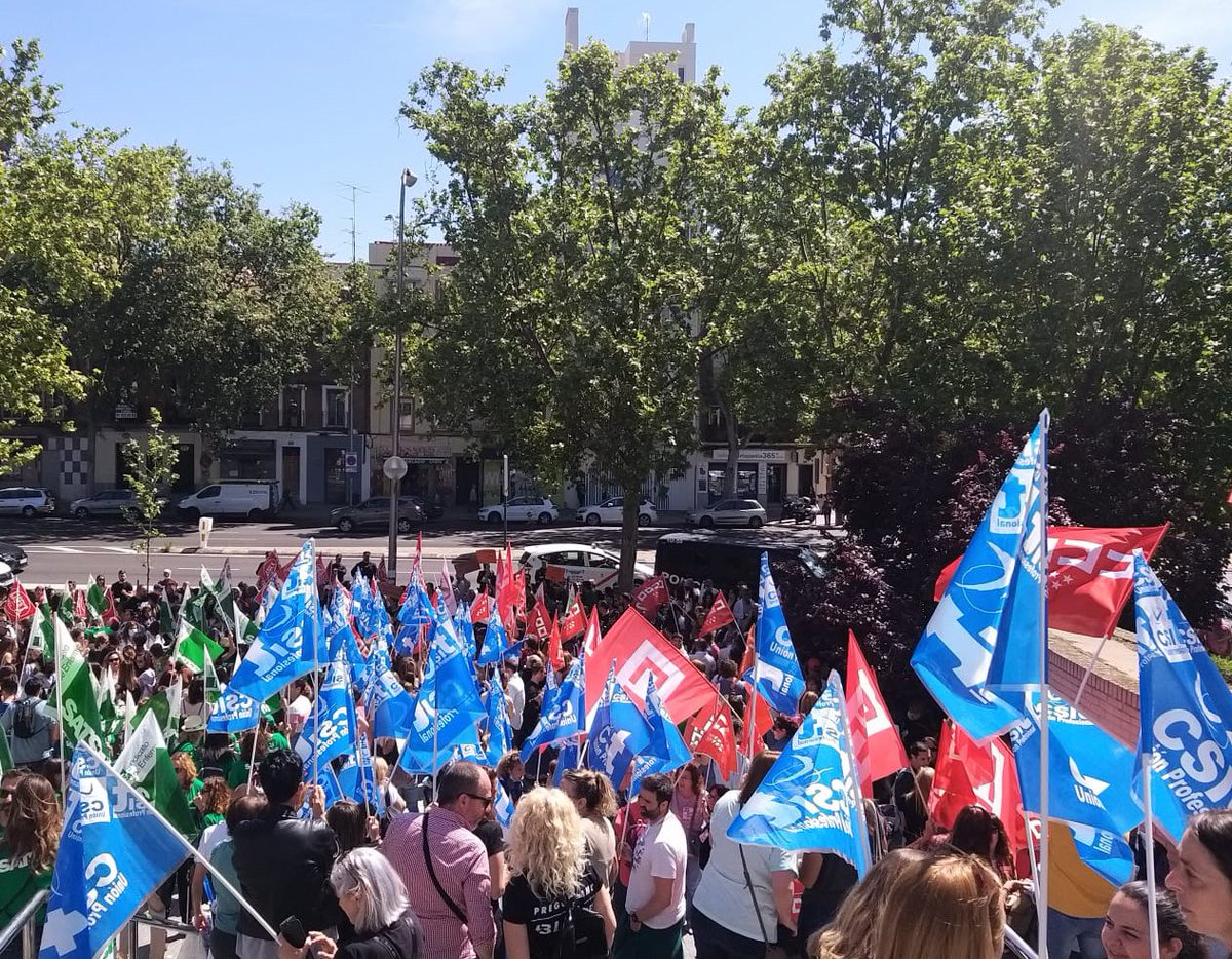 📢⚠️👥
📍Concentración en el #Hospital Gregorio Marañon con motivo de la #HuelgaSanidadMadrid #HuelgaSERMAS