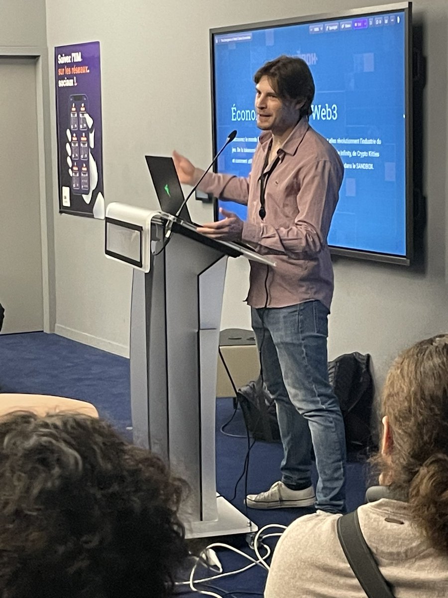 fritz_c's tweet photo. @TheSandboxGame intervient une 2eme fois dans notre Hackathon GG’MetaWeek avec nos 2eme annee @IIMparis Crea&amp;Design et Coding Digital Innovation. Nicolas Spitalier fait une introduction à l’économies de jeux dans le web3.
@Fadela_Moizard @nlidija https://t.co/esqjEOPz7L