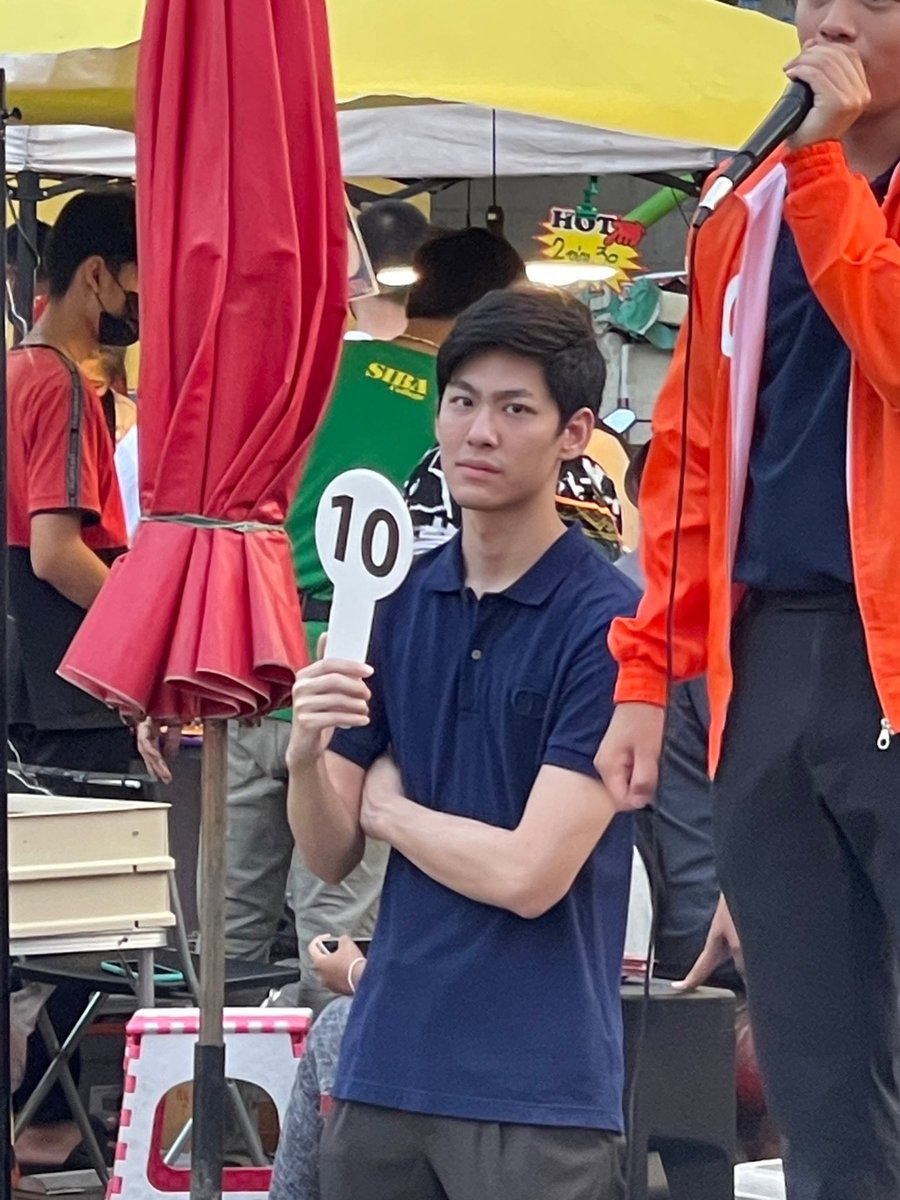 eric_sayompoo's tweet photo. ผู้ช่วยหาเสียง #แบงค์10 วันนี้ น้องเบส น้องคนสุดท้องก็มา วันไหนจะมาครบ 4 คน 555555 

#บอสมีนชัยนันท์ #เบสมีนชัยนันท์ https://t.co/Qymq27WxwL