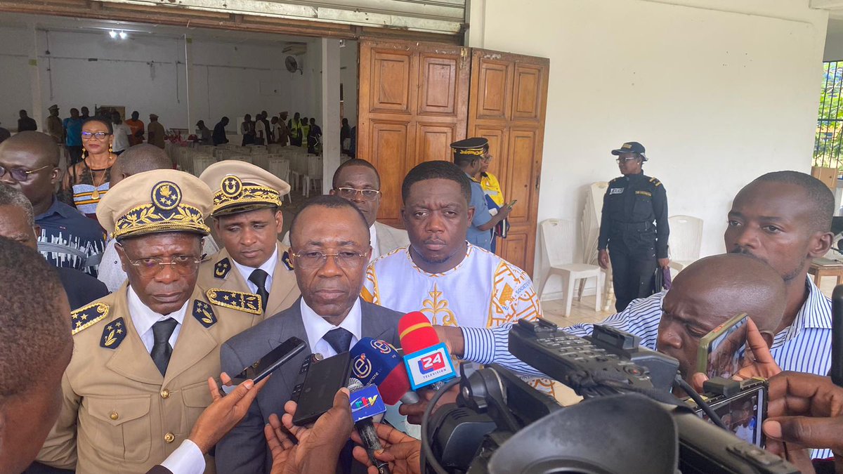 SonaminesC's tweet photo. Projet d’exploitation des mamelles fer de Kribi : L’état d’avancement des travaux évalué.C’est l’objectif de la descente effectuée sur le site du projet par le #MINMIDT par Intérim, avec à ses côtés, le Directeur Général de la #SONAMINES. https://t.co/TS1nS5vjp3