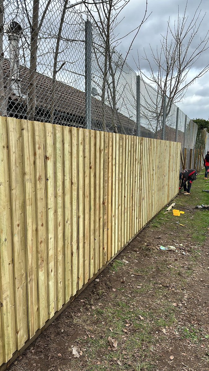 asb_mcm's tweet photo. Five skills needed for putting up a fence and our contractors have them all

1. Measuring and layout skills: You need to be able to measure the area where you want to put up the fence in order to purchase the right amount of materials and plan the layout of the fence. https://t.co/v1kxBtuf5S