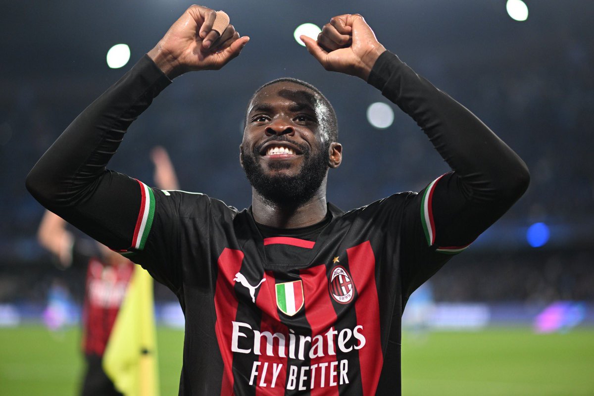 fikayotomori_'s tweet photo. SEMI FINALS❤️🖤.
I love this team🫶🏾.
#ForzaMilan https://t.co/y93zv9usez