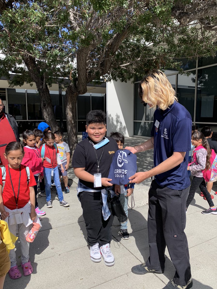 sharonstewPrin's tweet photo. 2nd Grade Cerritos College study trip this morning. 📚🦅@nlmusd @cerritoscollege #AVID GREAT CAMPUS TOUR! https://t.co/3SCnZGkBdx