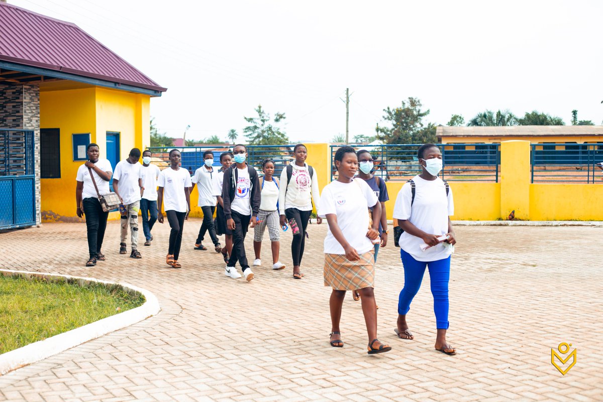 Kingskagyemang's tweet photo. The beneficiaries of the third edition of the Kingsley-sponsored vacation classes for students in the Abuakwa South Municipality pursuing science and science-related courses..
https://t.co/KL4g1InDop

#Scholsec #Ghana #ScholarshipSecretariat #KingsleyAgyemang https://t.co/CehsdieW8C