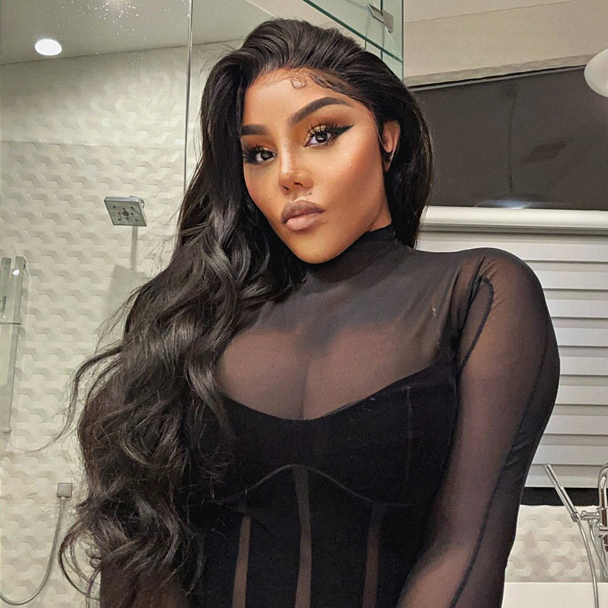 the-female-rap-room-on-twitter-lilkim-s-dj-reveals-she-is-gearing