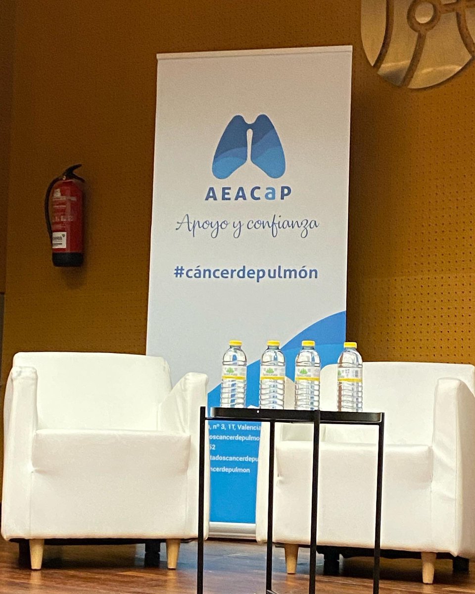 domenech_nuria's tweet photo. A punto de iniciar una jornada que hablará de cómo afecta ser diagnosticado/a de cáncer de pulmón. #AEACAP. #GIDO https://t.co/vachQk46LQ