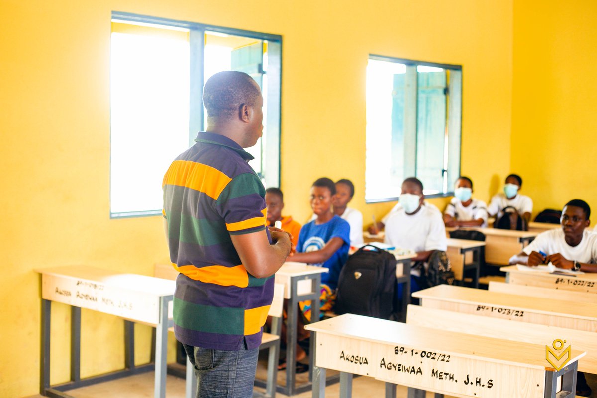 Kingskagyemang's tweet photo. The beneficiaries of the third edition of the Kingsley-sponsored vacation classes for students in the Abuakwa South Municipality pursuing science and science-related courses..
https://t.co/KL4g1InDop

#Scholsec #Ghana #ScholarshipSecretariat #KingsleyAgyemang https://t.co/CehsdieW8C