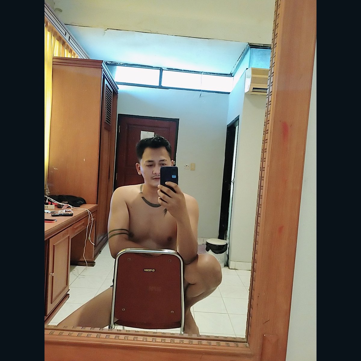 BatamAlif77772's tweet photo. Pijat in/out Batam
Vcs bugil bertarif
Wa 📞☎️0895-6242-60905

#massage
#massagepriabatam
#pijatpriabatam
#urutpriabatam
#gaybatam
#homobatam
#pijathotel
#pijatenak
#gaybrondong
#pijatsensual 
#pijatplusplus 
#pijatpanggilan
#thaimassage https://t.co/P7cwLS7yMB