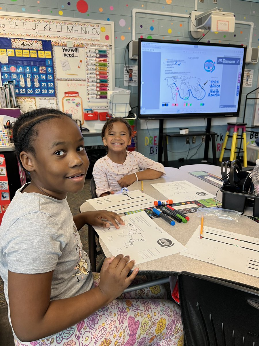 mrsjones72812's tweet photo. Our @Ozobot became submarines @ChrisYungES and are traveling the world through the oceans visiting continents!  I love seeing these 2nd grade faces light up as their Ozobot reads their program! @PWCSNews #pwcsitc #ozobot https://t.co/v3yOa0rtgT