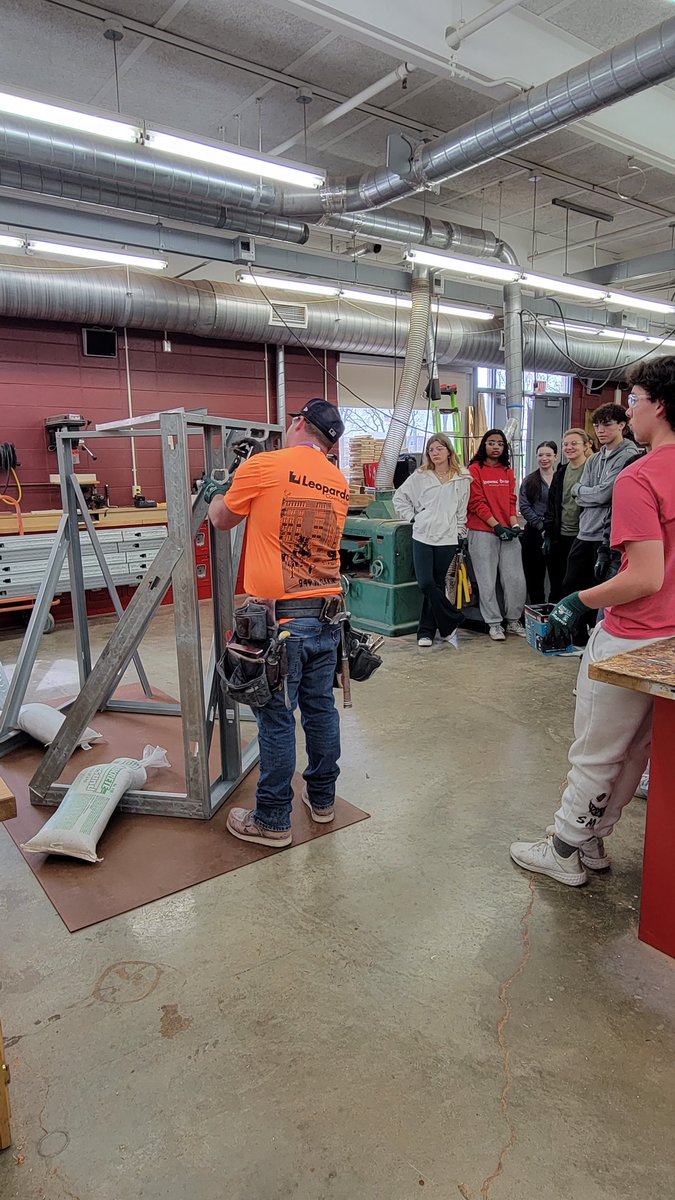 gotwiet's tweet photo. @leobuild visits NCHS and NNHS GeometryInConstriction Ss -  panel discussion and demos for Ss to participate in @NCHSOFFICIAL #partnersingrowth https://t.co/NWnkQyzVbi