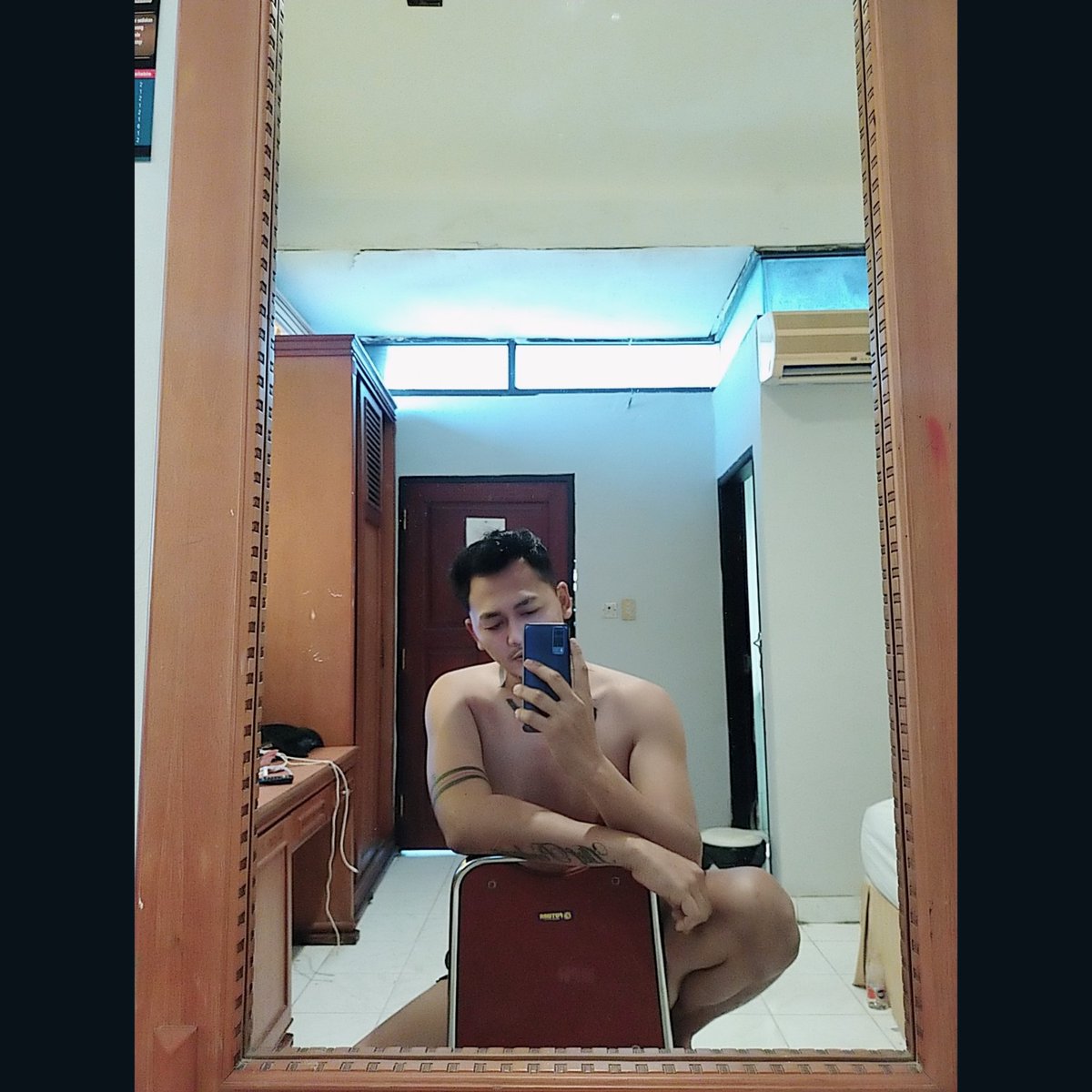BatamAlif77772's tweet photo. Open pijat in/out Batam
Vcs bugil bertarif
Wa 📞☎️ 0895-6242-60905

#massage
#massageBatam
#pijatpriabatam
#urutpriabatam
#BObatam
#MassageFullBody 
#pijatplusplus 
#gaybatam
#homobatam https://t.co/OtBSKd5IsI
