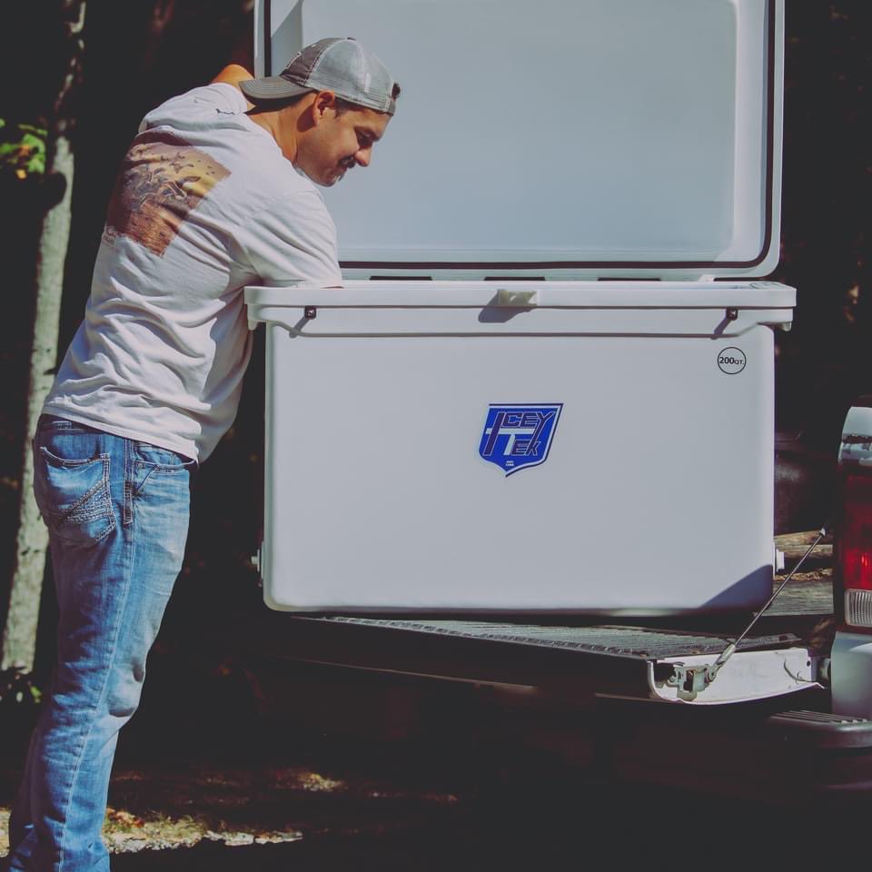 IceyTekUSA's tweet photo. Camping for a week never seemed easier with our Icey-Tek 200 Quart cooler. #family #cooler #camping #familytime #firstcooler https://t.co/SFXOw5eTMq