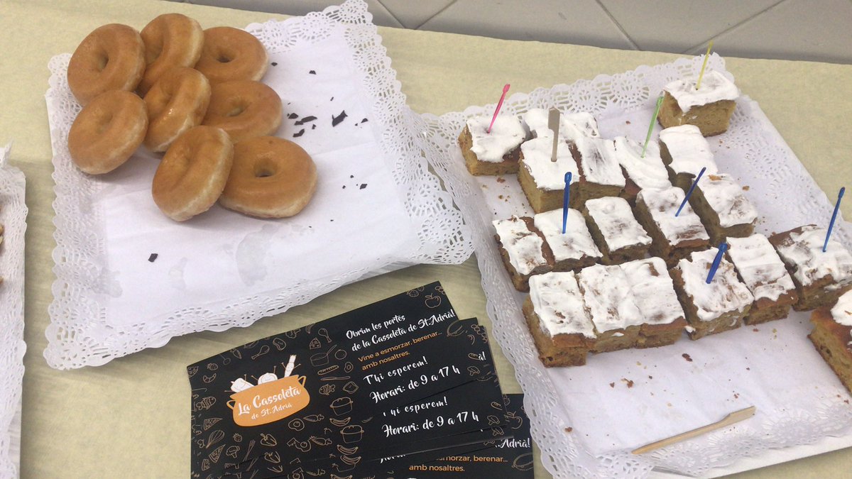 CSSBE_CAT's tweet photo. Badalona Capaç @bdncapac ofereix un refrigeri als assitents i tanquem així l’acte precongrés del #V_CSSBE. https://t.co/XKsGJusTlj