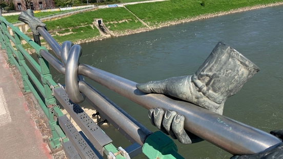 L1_Nieuws's tweet photo. Brug Roosteren-Maaseik verdwijnt, maar niet op Limburgdag https://t.co/Jqk8t8afsB https://t.co/My2set5SQ6