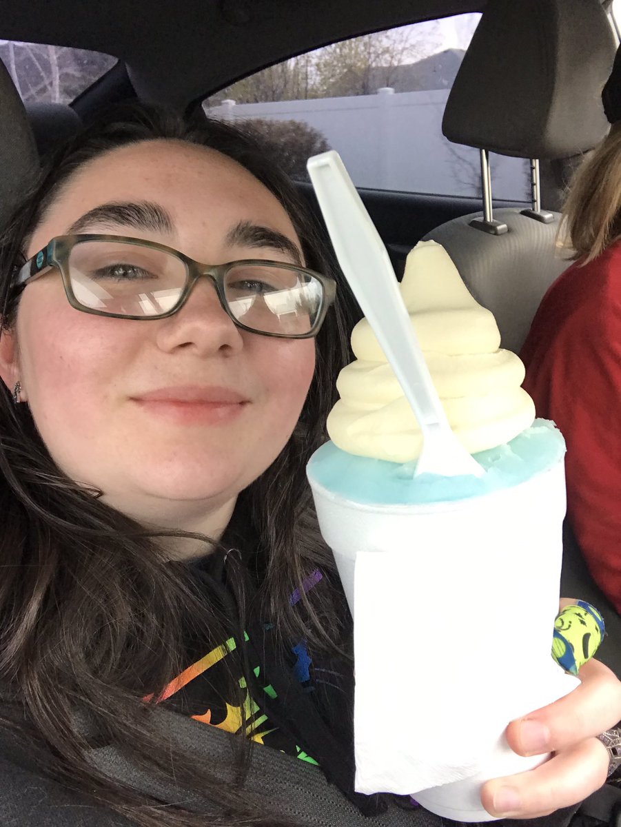 SpaceStationDH's tweet photo. I got the large Cotton Candy Gelata and like it’s as big as my head #zeppes #gelata https://t.co/GnKS17vkKo