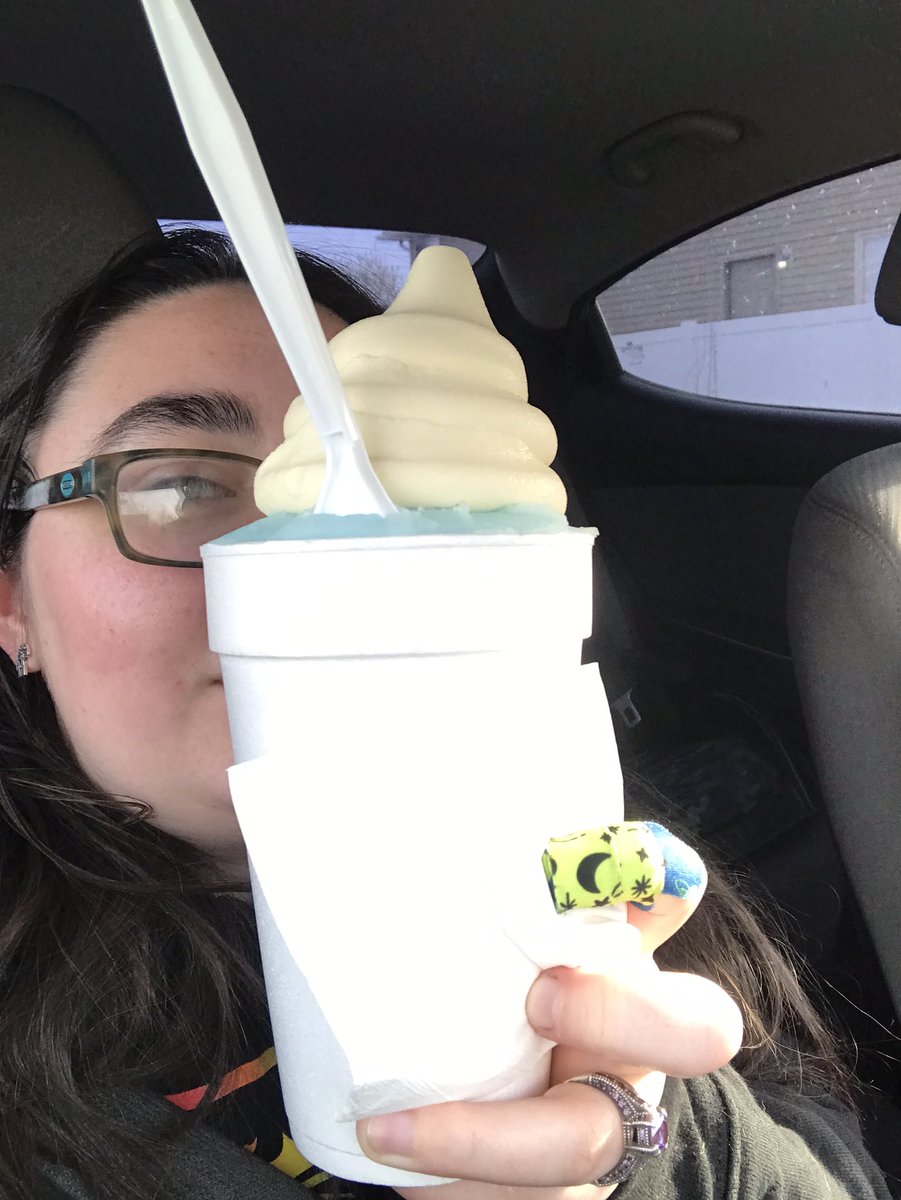 SpaceStationDH's tweet photo. I got the large Cotton Candy Gelata and like it’s as big as my head #zeppes #gelata https://t.co/GnKS17vkKo