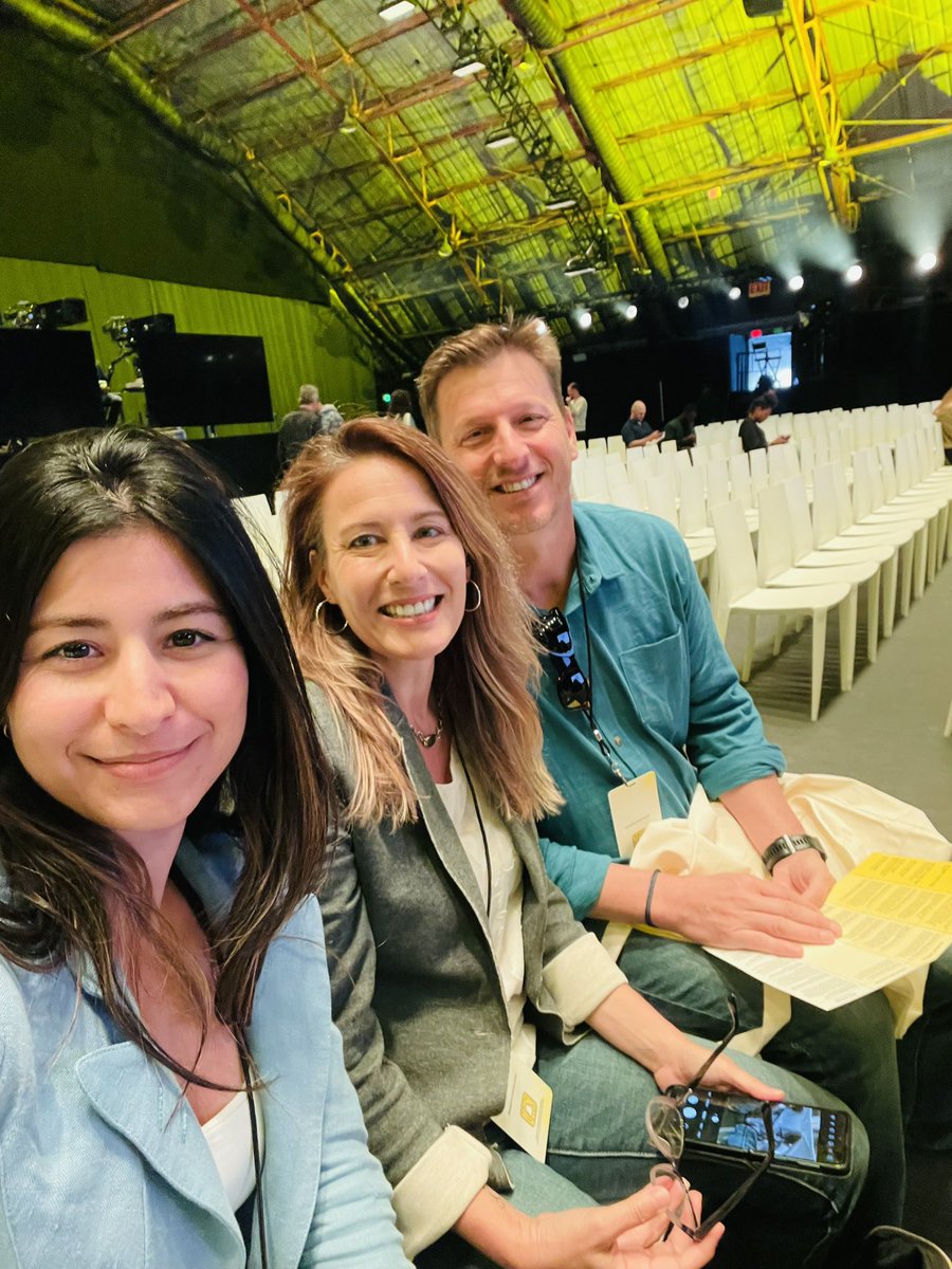 SabourMaryam's tweet photo. Looking forward to the AR announcements from @Snap today at #SnapPartnerSummit @jennan13 @Costello_SDiego https://t.co/TbJsT3QVpG