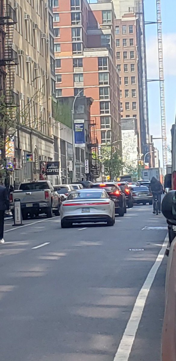 dyun201551's tweet photo. They are everywhere!! Sorry its blurry I spotted it to late 🤦‍♂️#Lucid #Lucidmotors $LCID #evanotty https://t.co/2KNqUsYAJ9