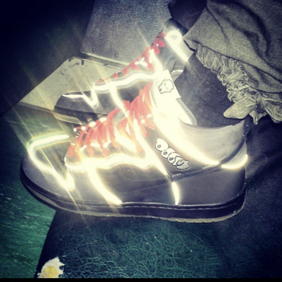 Death___The_Kid's tweet photo. @atmos_usa I CAN ONLY DREAM! of going to a doom concert now (RipDoom) but if I did I’m rocking his SB Dunks all day!!!! 

Just so y’all know how serious I am I put the review in that I did the day I got these. 😮‍💨💥

#atmoscollectorsclub #atmosdc https://t.co/b8HOe0cSva