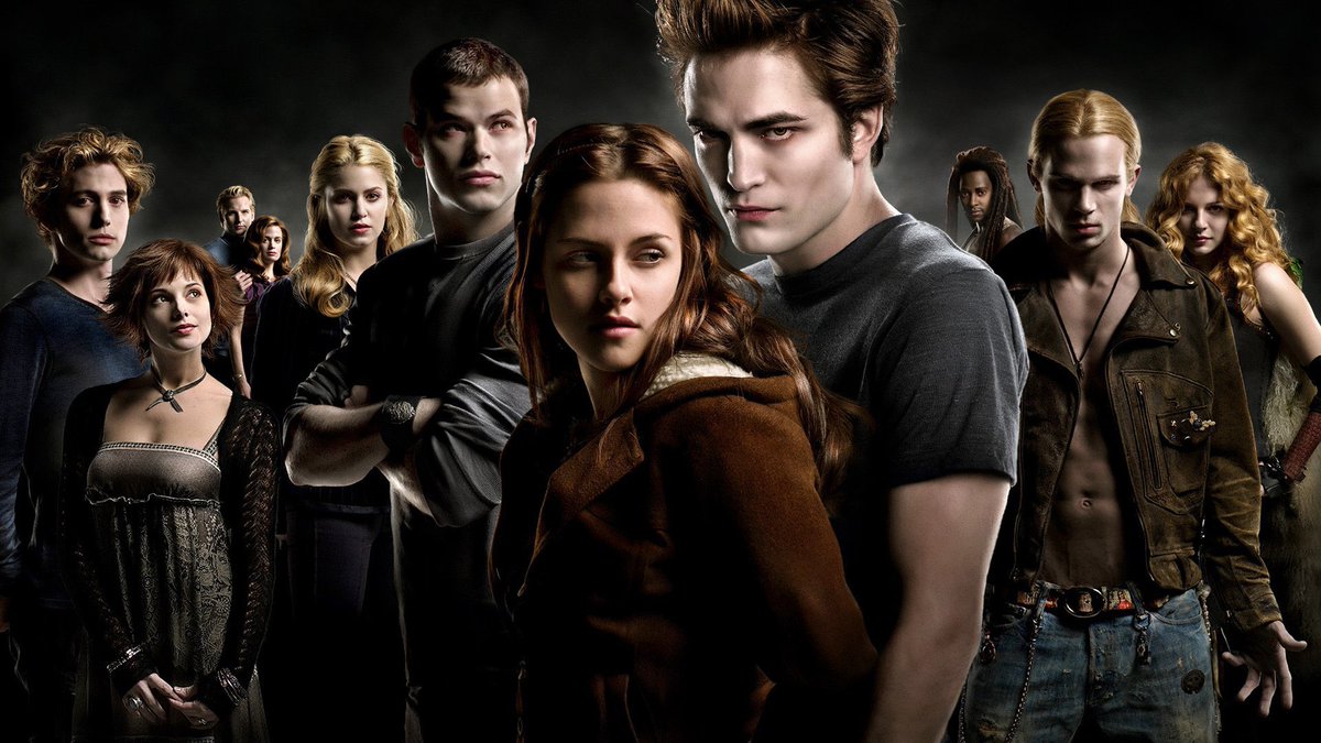 #Twilight #TheTwilightSaga

💥BOMBAZO💥

Se CONFIRMA que está en proceso una adaptación en formato serie de #Crepúsculo😱😱

¿Qué os parece esta nueva moda de reiniciar sagas famosas?