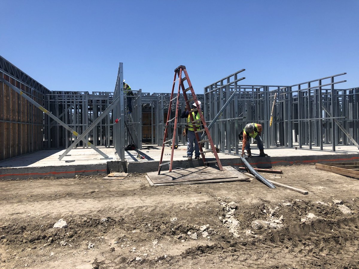 innometalstuds's tweet image. Compared with wood⚖️one of the most common framing material using in industry📑the LGS (Light Gauge Steel) has much high tolerance of straightness and accuracy🔍

#lightgaugesteel #lightgaugeframe #coldformedsteel #archidesignhome