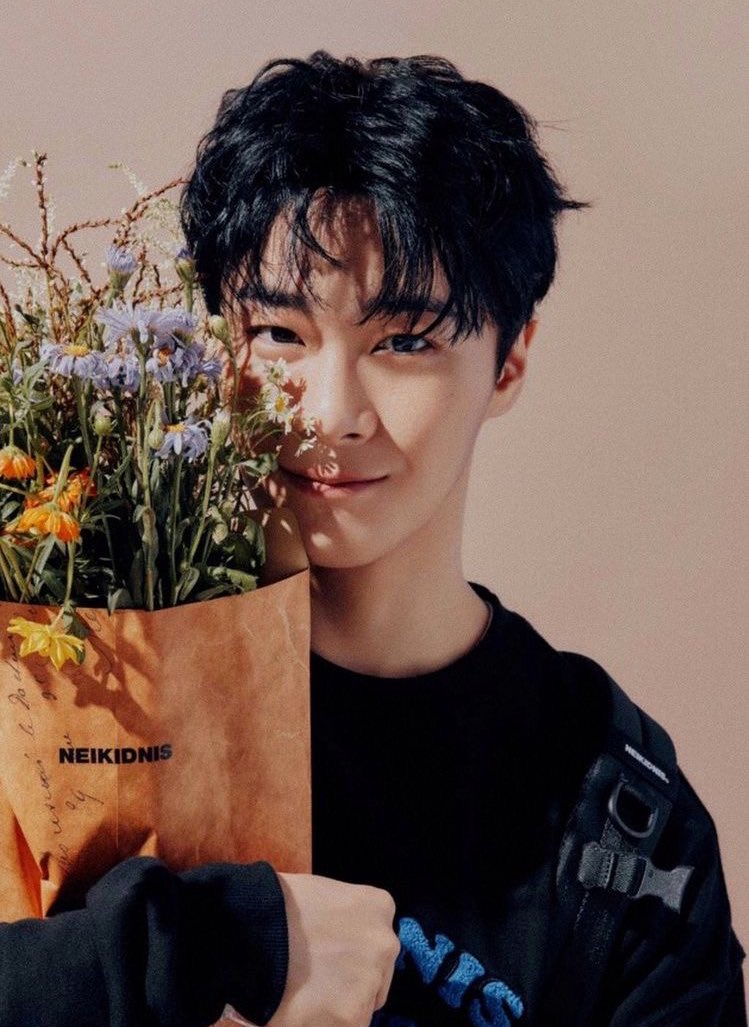 itsxelf_'s tweet photo. not super junior related, but we are sending our deep condolences to moonbin’s family, his friends, astro fans. can’t imagine how everyone is feeling right now, he was such a sweet lovable boy, to our fella dear AROHA fans, stay strong - may he rest in peace 🕊💜 https://t.co/Mw07QfoYgg