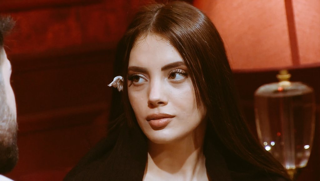 #elsed biraz da elifin sedata papatya getirmesini abartalim o konuyu abarttiktan sonra da sedatin papatyayı Elife takmasini ayni derece abartalim istek diğil ihtiyaç.🌼♥️
#ElSed #ElifNurYel #sedatpolat