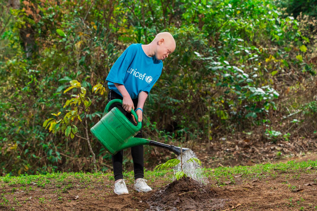 UNICEFEducation's tweet photo. Happy Earth Day💚

Let's celebrate by prioritising education that instills a love for the planet and empowers the next generation to protect it. https://t.co/RAnHNwzSAc