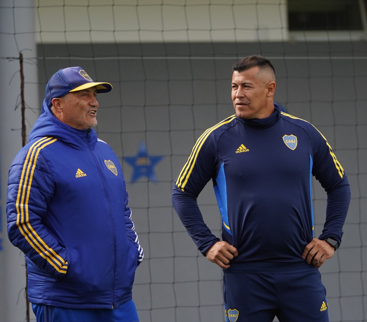 marirrovarela's tweet image. 🤝🏻 Blas #Giunta, presente en el entrenamiento de #Boca junto a Jorge #Almiron.