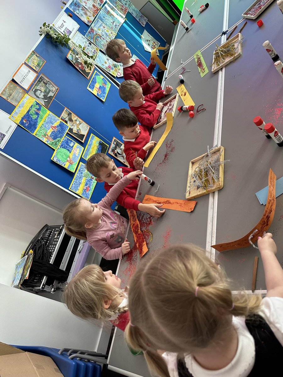sherburnhungate's tweet photo. EYFS had a great topic launch - Space 🚀 they travelled to ‘space’ on a rocket then made their own alien headbands, telescopes and danced to Mars! #EYFS #TopicLaunch #SHPEYFS #MakingLearningMagical https://t.co/3Y8Ee4ERIQ